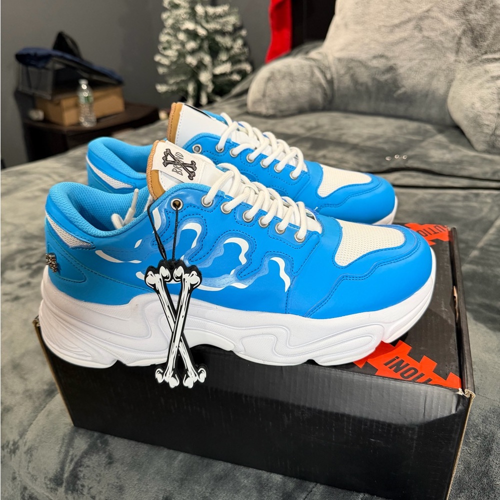 X LA Blue and White Sneakers - Picture 8 of 9
